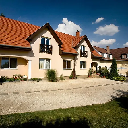 Keszi Panzió Budakeszi